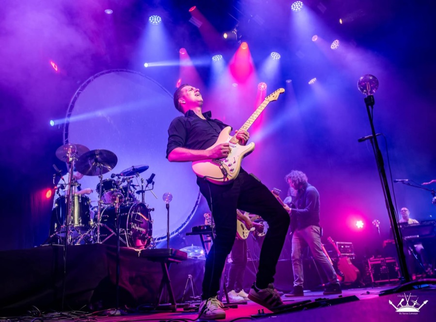 a Pink Floyd experience live on stage